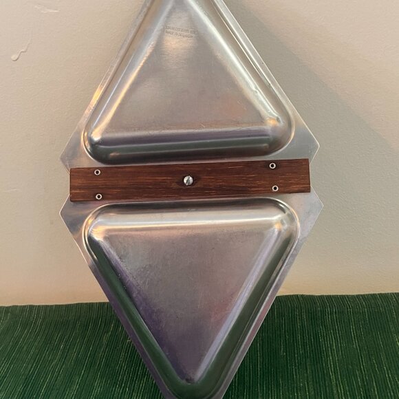 Vintage 1960's Mid Century Modern Food Platters - Danish Triangle Dish, Bakelite - Picture 9 of 16